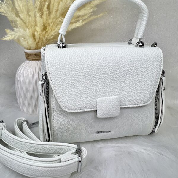 Valge magnetkinnisega kohvrike